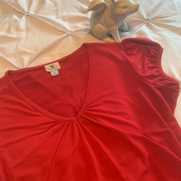 Red top - Picture 2 of 3